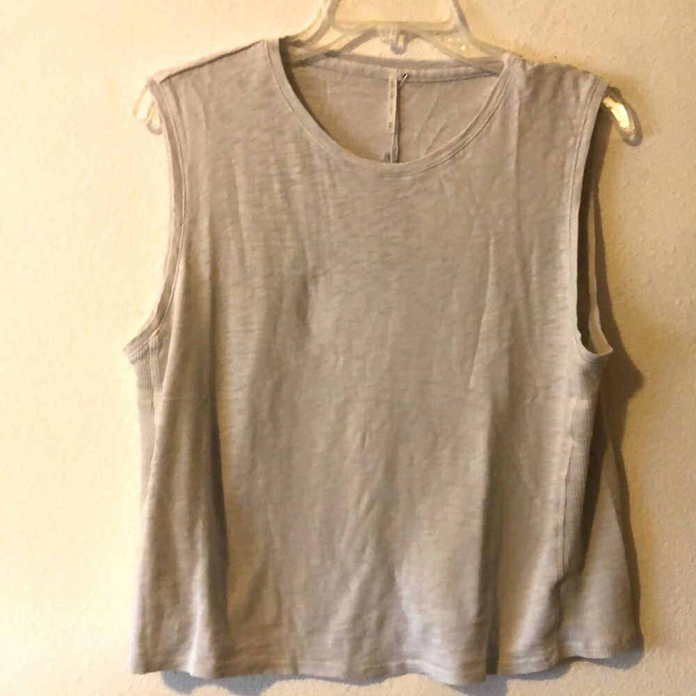 hello Nite Tank crew neck size Large New!